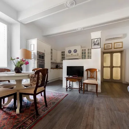 Ur-nest De' Fusari Apartment