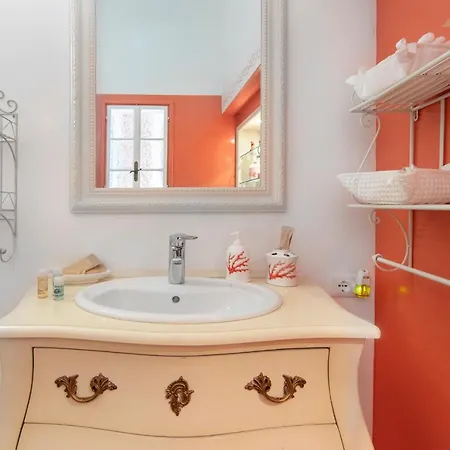 Ur-nest De' Fusari Apartment